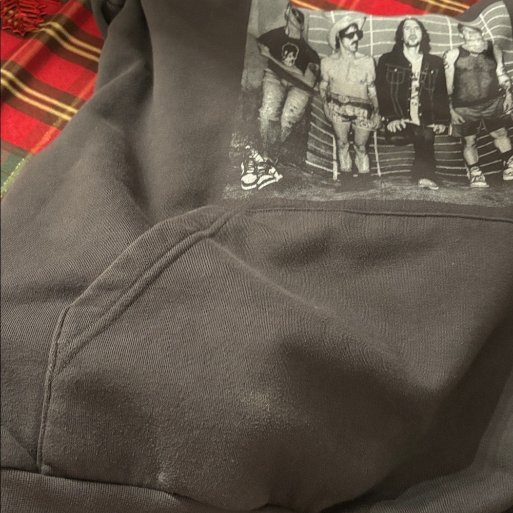 Red Hot Chili Peppers tour hoodie - Picture 10 of 10